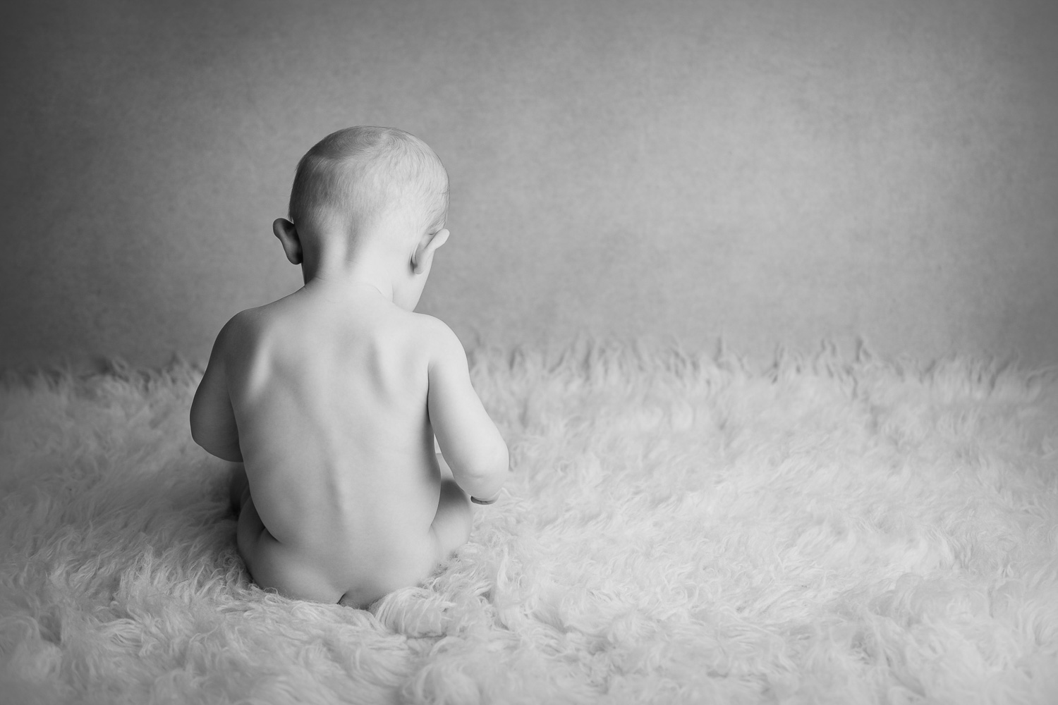 baby turned backwards by siobhan kelly photography