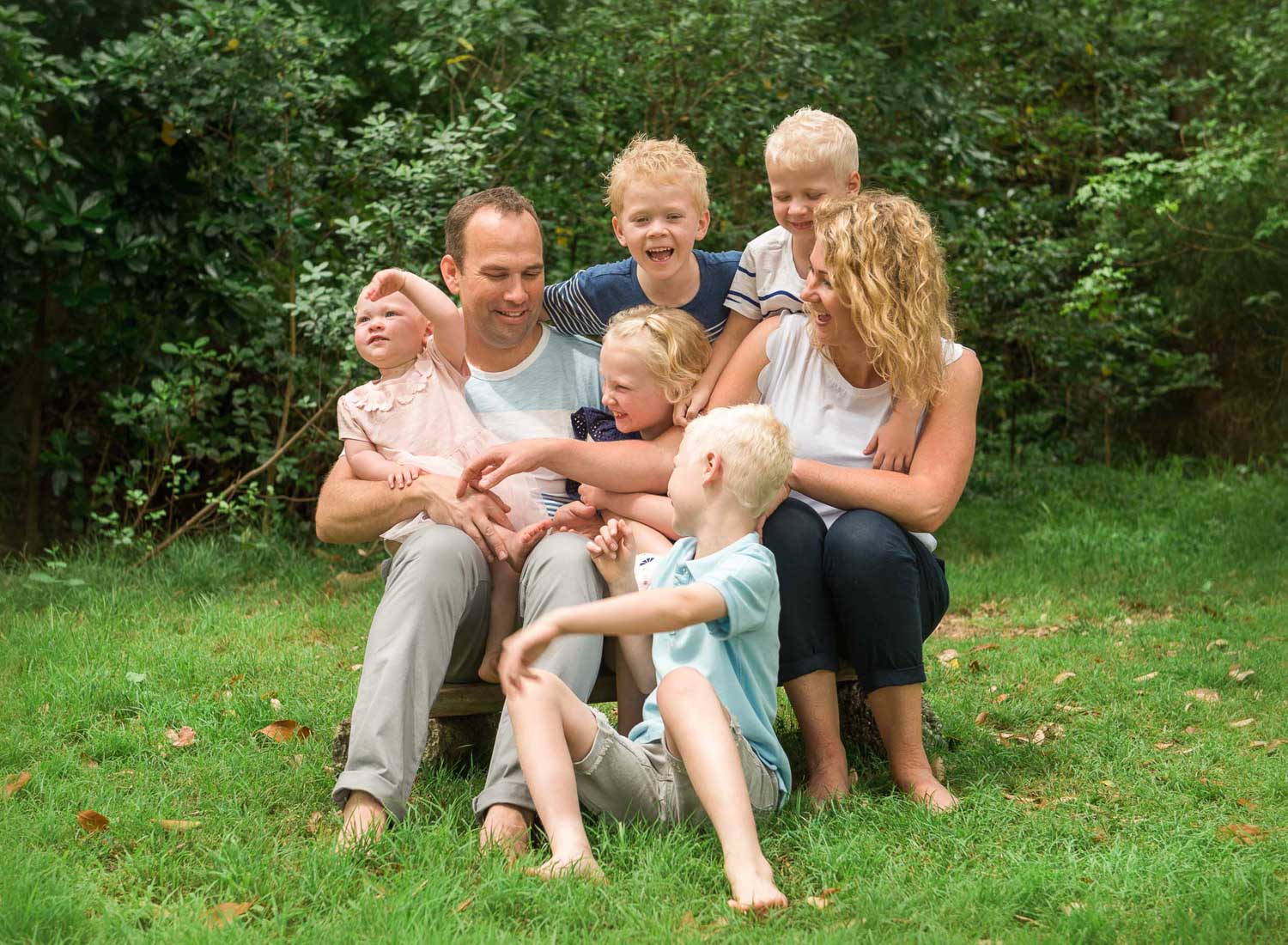 Auckland Family Photography 19 family photography in park by siobhan kelly photography