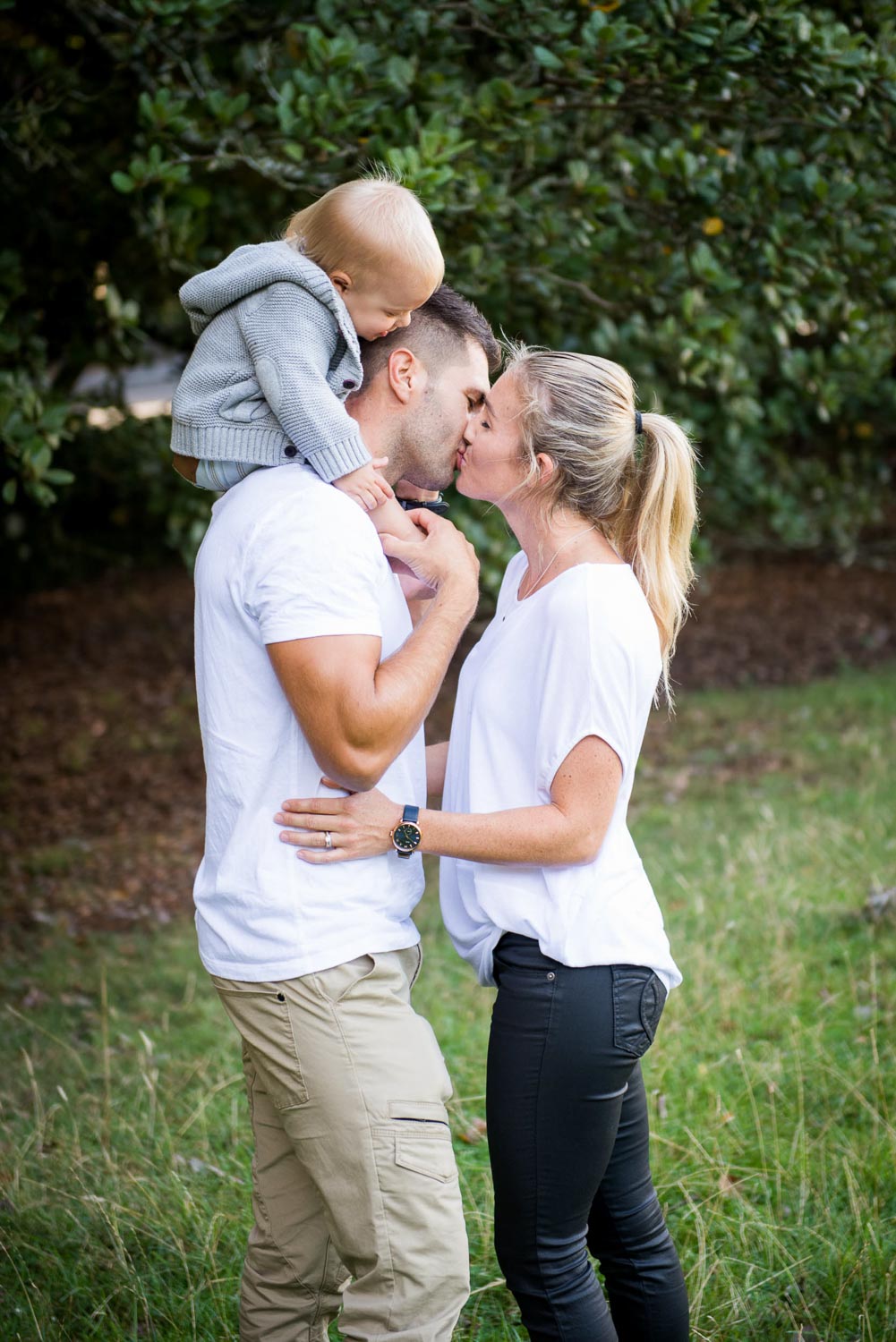 Auckland Family Photography 25 couple and toddler photograph by siobhan kelly photography