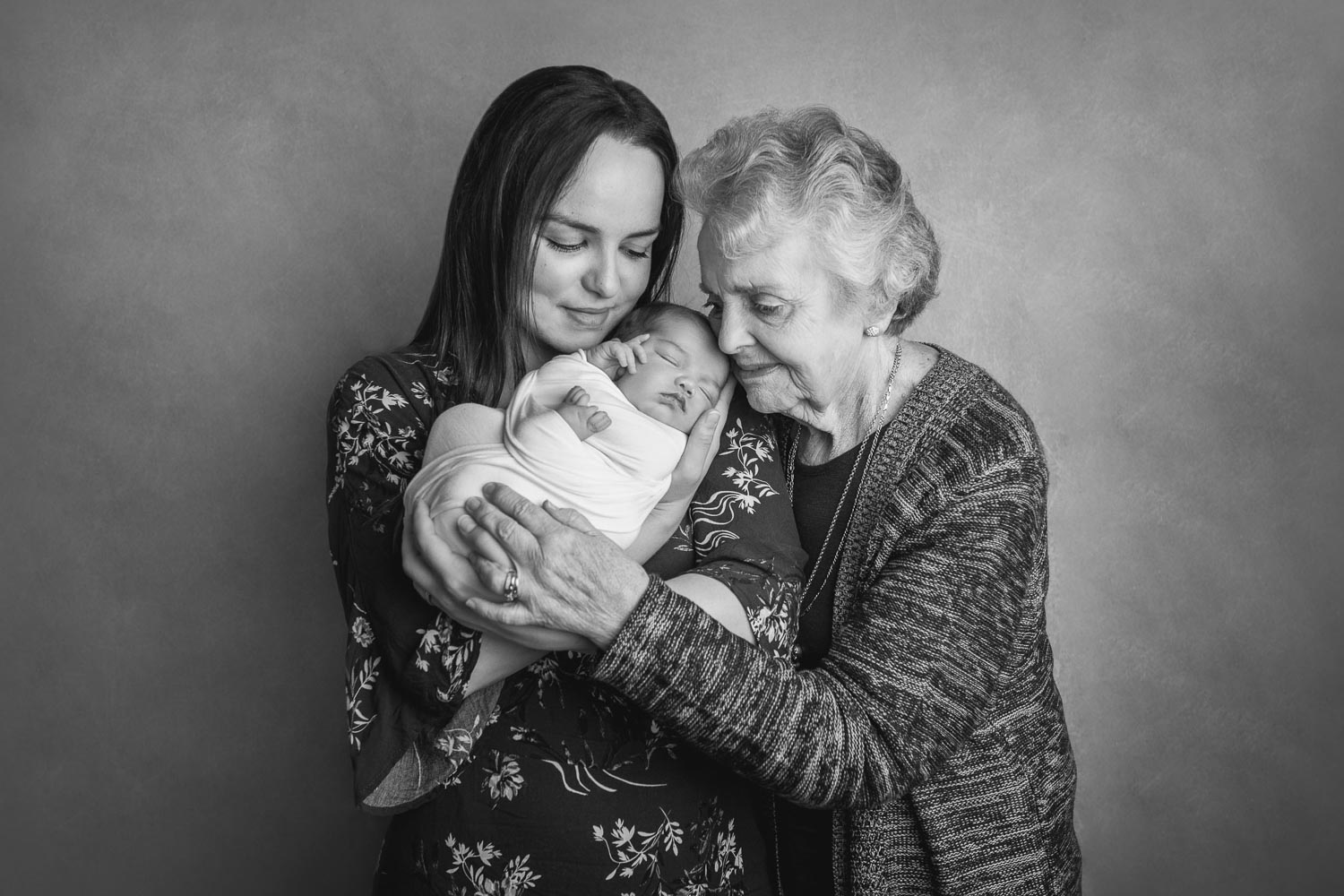 three generations newborn photography by auckland photographer siobhan kelly photography