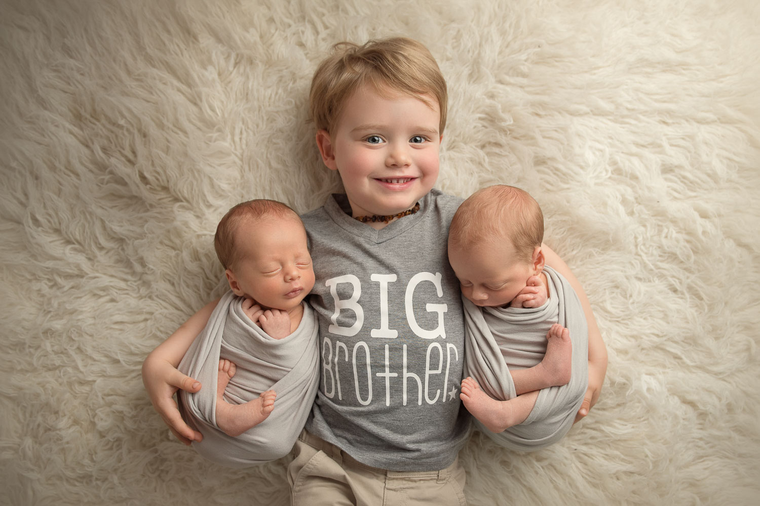 newborn twins and older brother by siobhan kelly photography