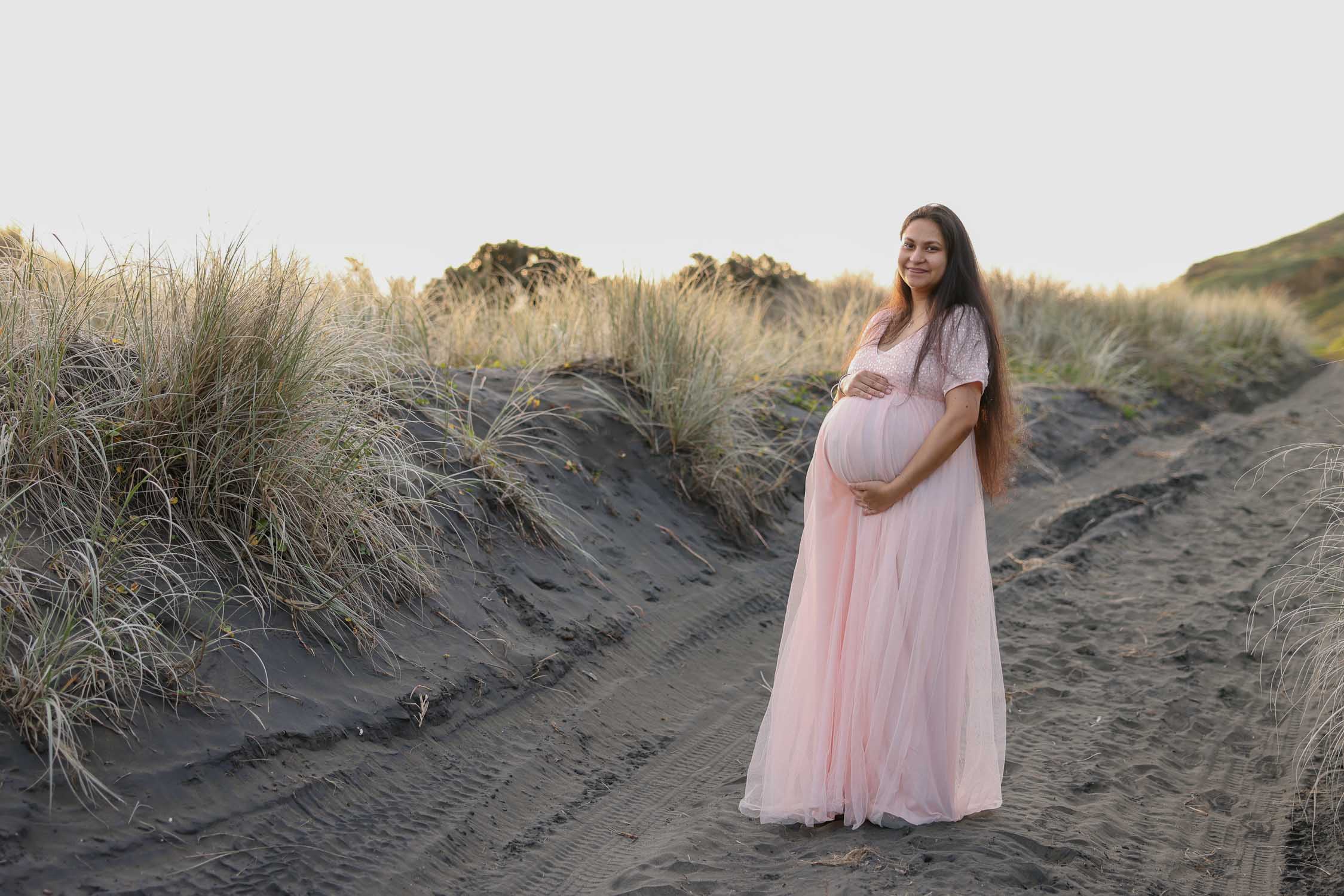 pink maternity dress by maternity photographer siobhan kelly photography
