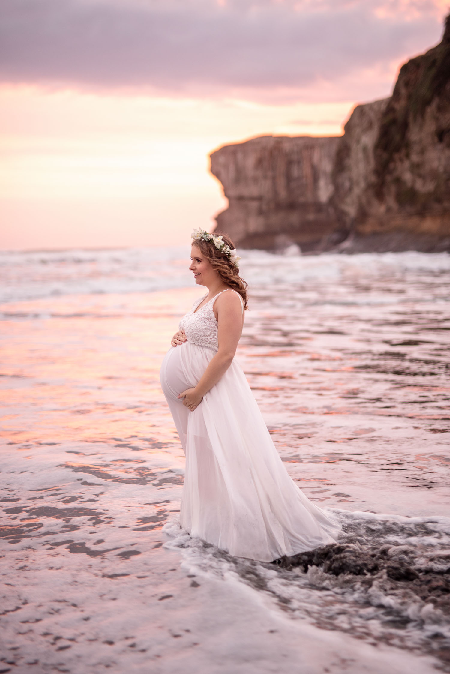 maternity photography at beach by siobhan kelly photography
