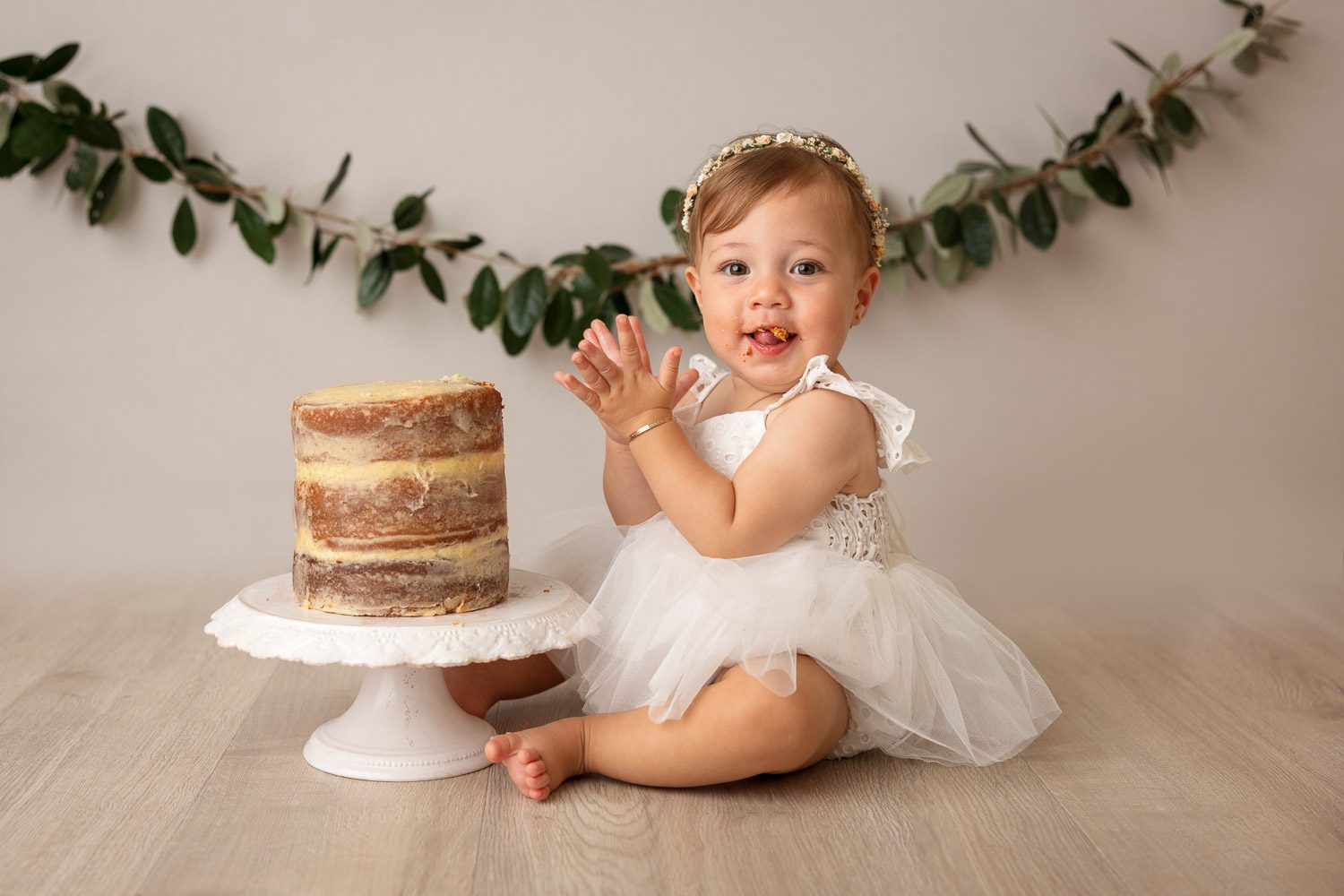 baby girl cake smash photography session