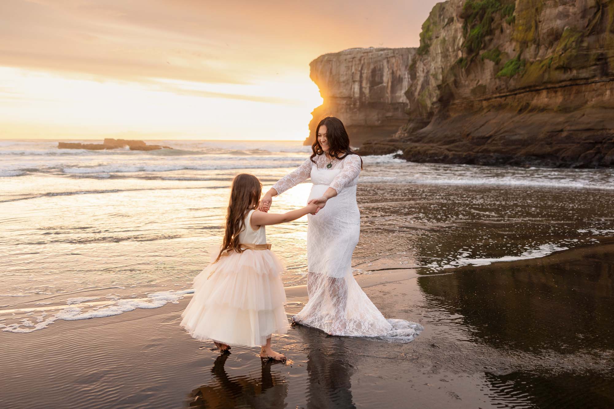 Maternity Wardrobe 49 pregnant woman and child by auckland maternity photographer siobhan kelly