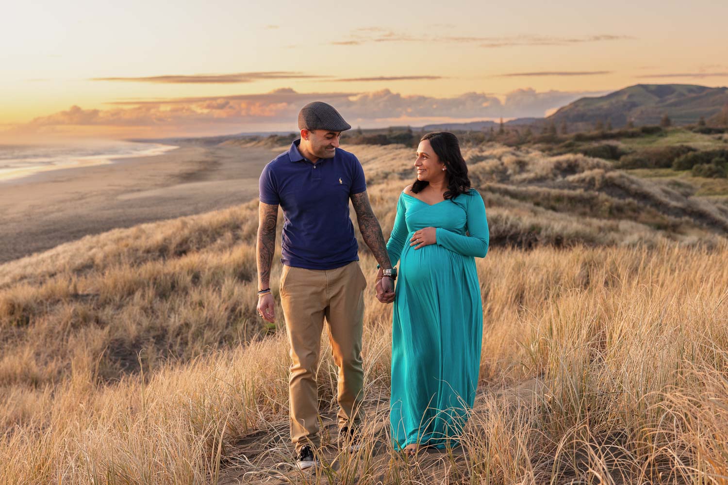 pregnant woman and partner by auckland maternity photographer siobhan kelly photography
