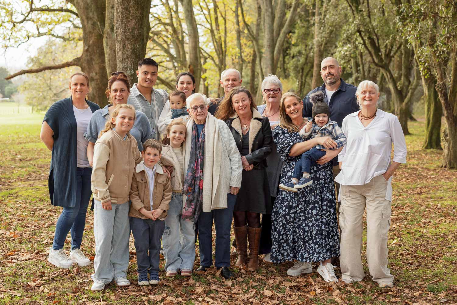 Auckland Family Photography 12 family photography in park by siobhan kelly photography